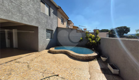 Casa à venda com 3 quartos, sendo 1 suíte,  em Vila Salles, Atibaia, SP