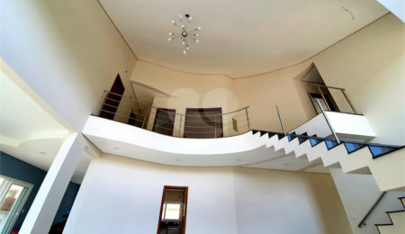 Casa à venda com 5 quartos, sendo 3 suítes,  no condomínio Serra da Estrela, Atibaia - SP