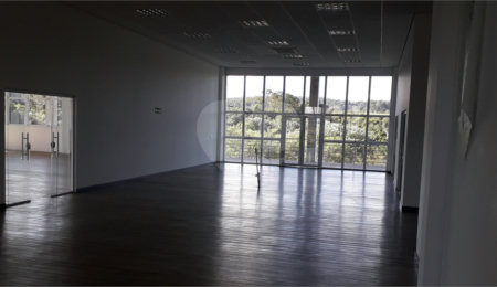 Prédio para alugar em Vila Salles, Atibaia, SP