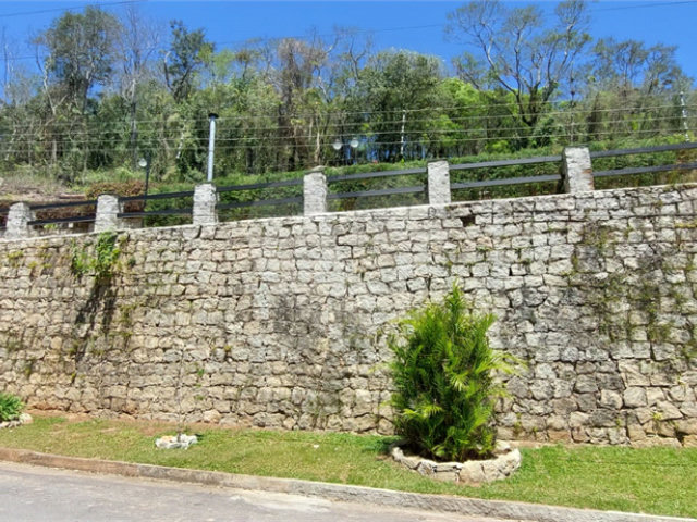 Casa à venda com 3 quartos, sendo 2 suítes,  no condomínio Alpes de Caieiras, Caieiras - SP