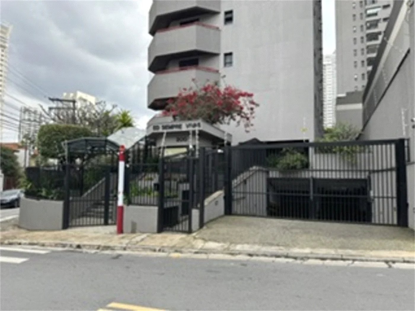 Apartamento à venda com 3 quartos, sendo 1 suíte,  em Jardim das Acácias, São Paulo, SP
