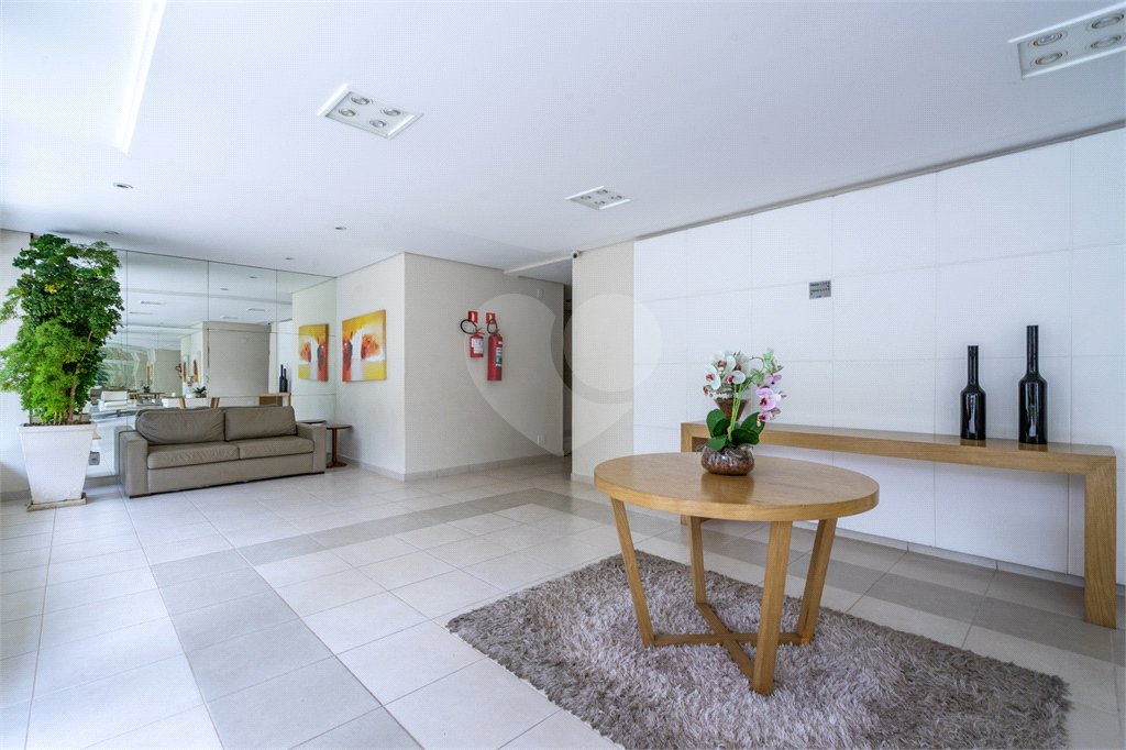 Apartamento à venda com 3 quartos, sendo 1 suíte,  em Jardim Parque Morumbi, São Paulo, SP