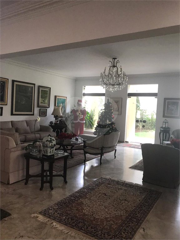 Casa à venda com 4 suítes em Jardim Leonor, São Paulo, SP