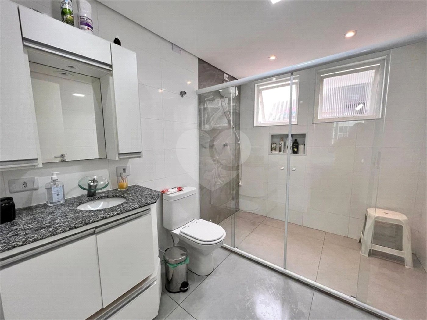 Casa à venda com 3 quartos, sendo 1 suíte, em Jardim Oriental, São Paulo, SP
