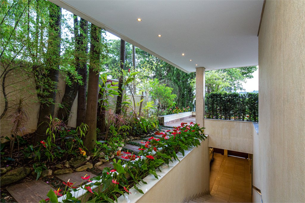 Casa à venda com 5 suítes em Jardim Cordeiro, São Paulo, SP
