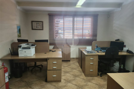 Sobrado à venda com 4 quartos, sendo 1 suíte, em Água Branca, São Paulo, SP