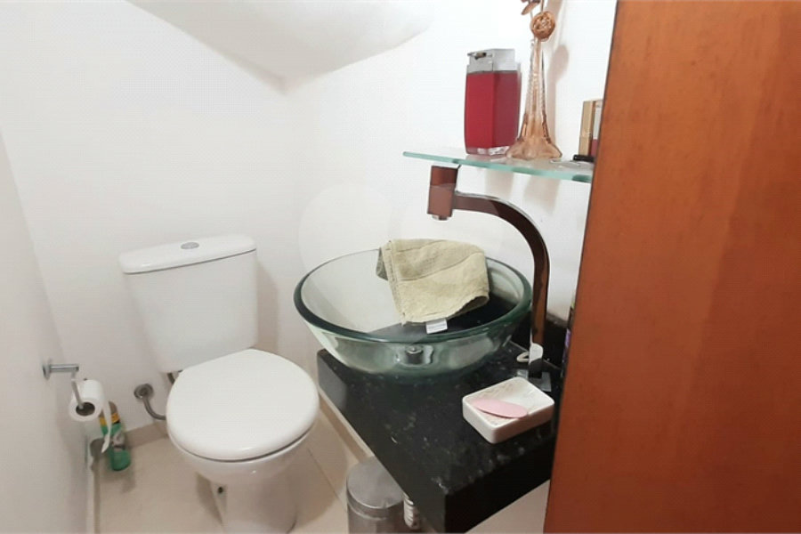 Casa à venda com 2 suítes no condomínio Alto da Serra, São Paulo - SP