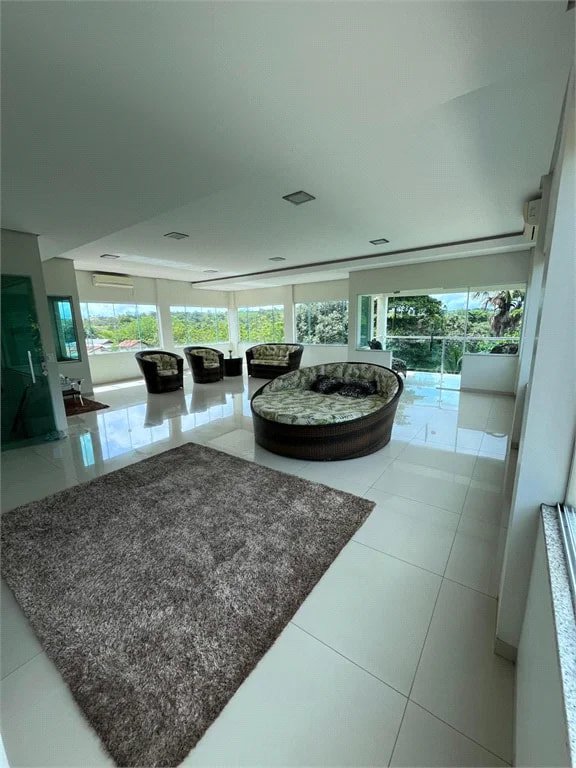 Casa à venda com 6 quartos, sendo 1 suíte,  no Centro, Balsas, MA