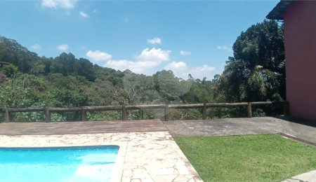 Casa à venda com 5 quartos, sendo 1 suíte,  em Roseira, Mairiporã, SP