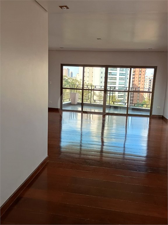 Apartamento à venda ou para alugar com 4 quartos, sendo 1 suíte,  em Vila Andrade, São Paulo, SP