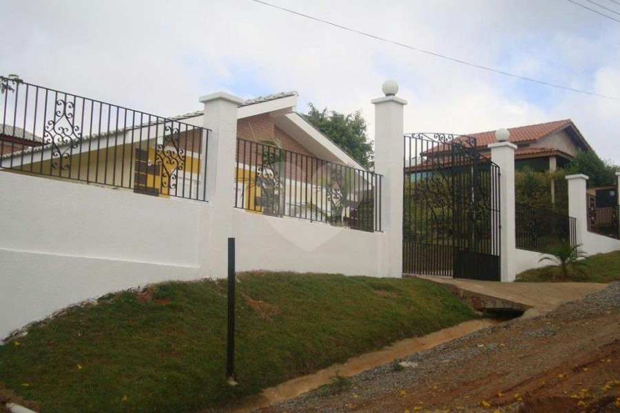 Casa à venda com 4 quartos, sendo 3 suítes, em Recreio Campo Verde, Ibiúna, SP