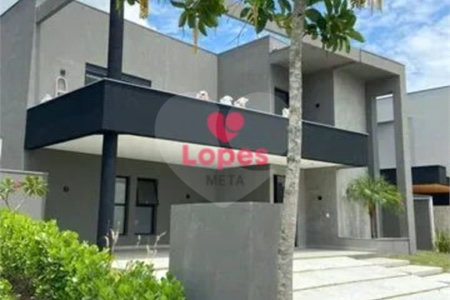 Casa à venda com 4 quartos, sendo 3 suítes, no condomínio Alphaville 2, São José dos Campos - SP
