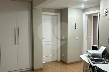 Apartamento à venda com 4 suítes em Real Parque, São Paulo, SP