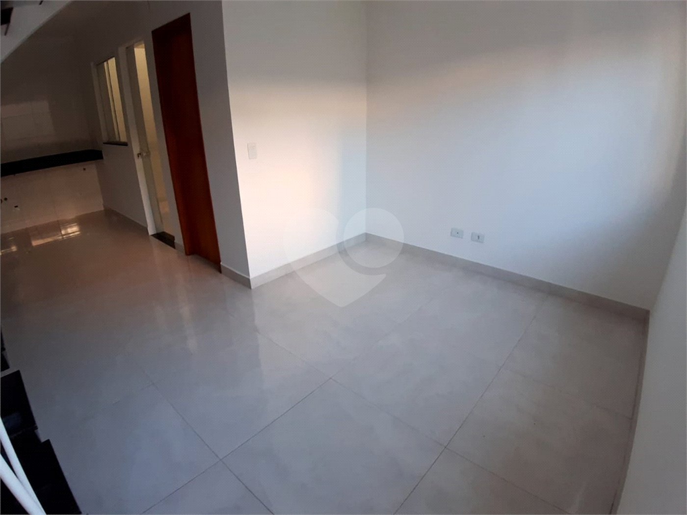 Casa para alugar com 3 quartos, sendo 1 suíte,  no condomínio Villagio DI Maria, São Paulo - SP