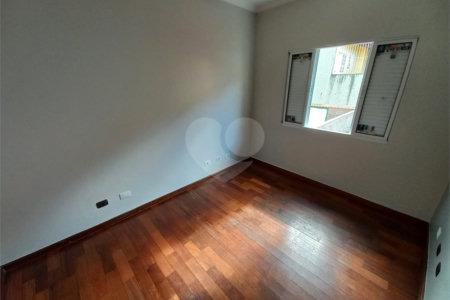 Sobrado à venda com 3 quartos, sendo 1 suíte, em Lar São Paulo, São Paulo, SP