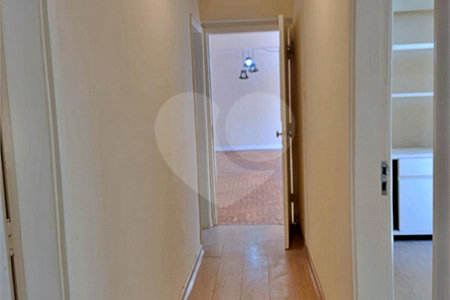Apartamento à venda com 3 quartos, sendo 1 suíte, em Cerqueira César, São Paulo, SP