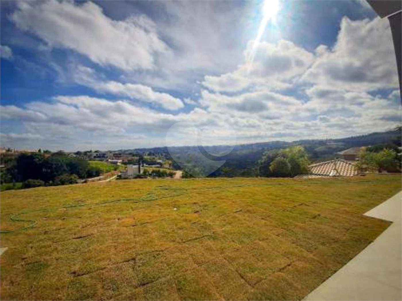 Casa à venda com 3 suítes no condomínio Residencial Jardim Primavera Louveira, Louveira - SP
