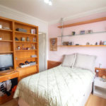 Casa à venda com 4 quartos, sendo 3 suítes, no condomínio Residencial Sans Souci, São Paulo - SP