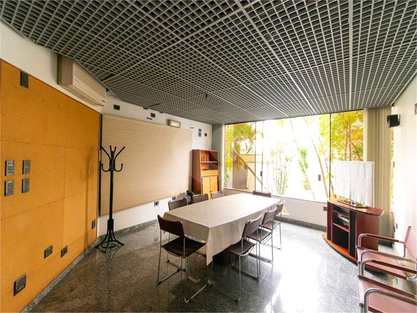 Casa à venda com 8 quartos, sendo 2 suítes, em Indianópolis, São Paulo, SP