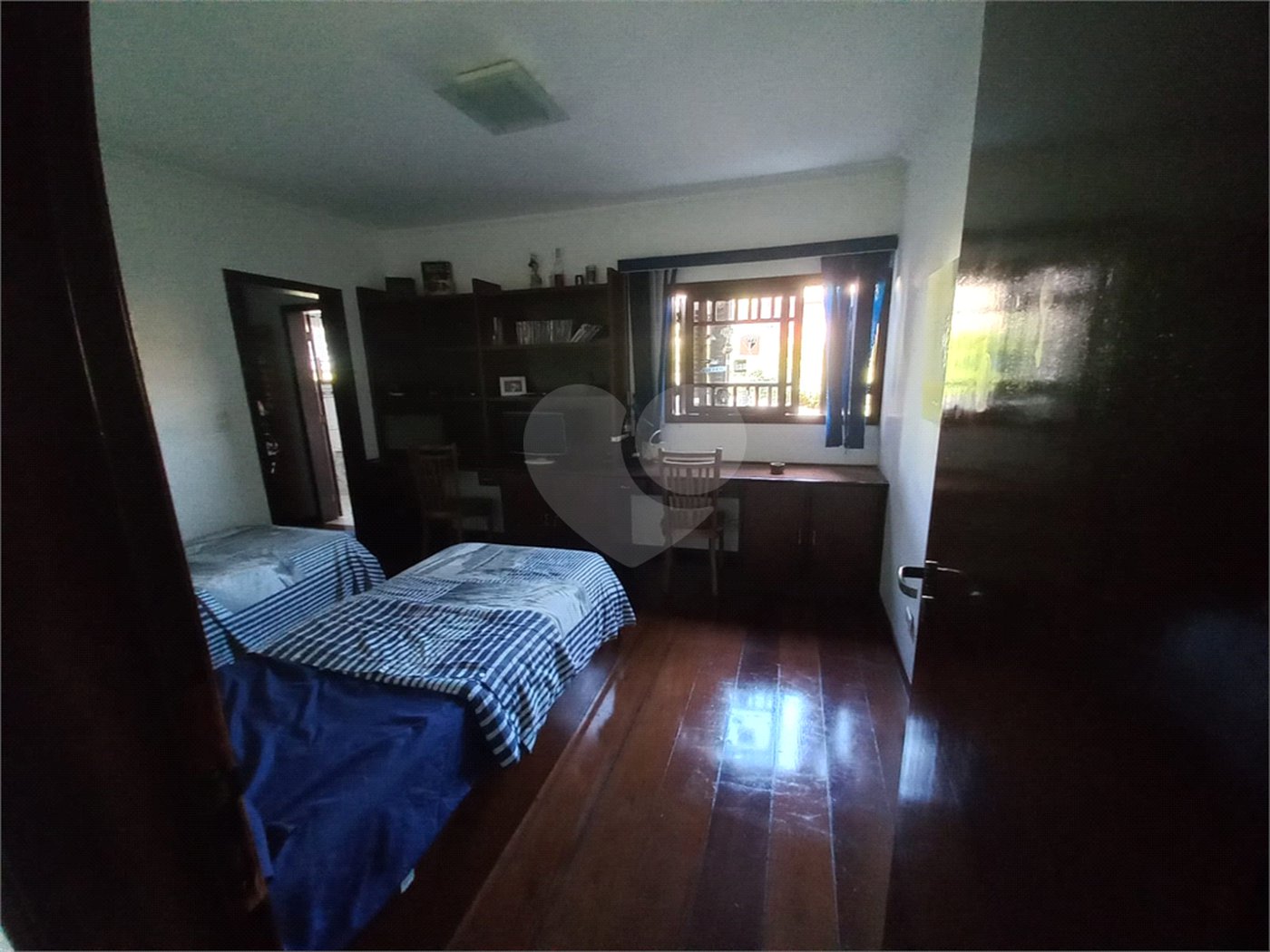 Casa à venda com 4 suítes no condomínio Aruã, Mogi das Cruzes - SP