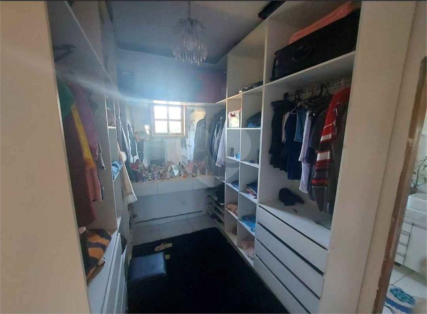 Casa à venda com 4 quartos, sendo 3 suítes,  no Centro, Bom Jesus dos Perdões, SP