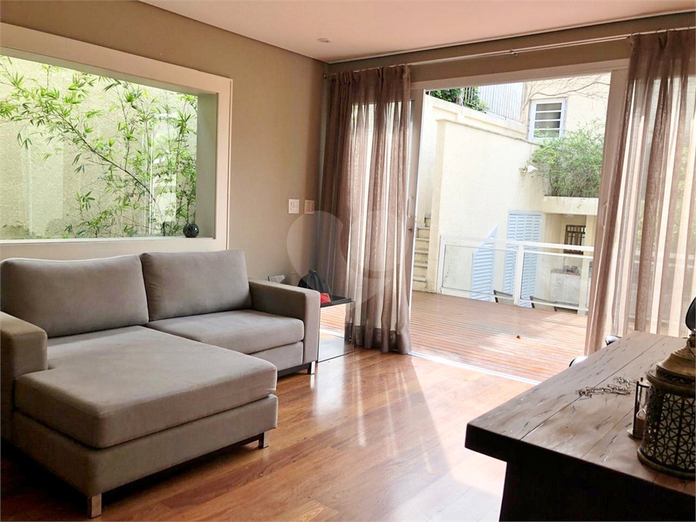 Sobrado à venda com 4 quartos, sendo 1 suíte, em Jardim Novo Mundo, São Paulo, SP