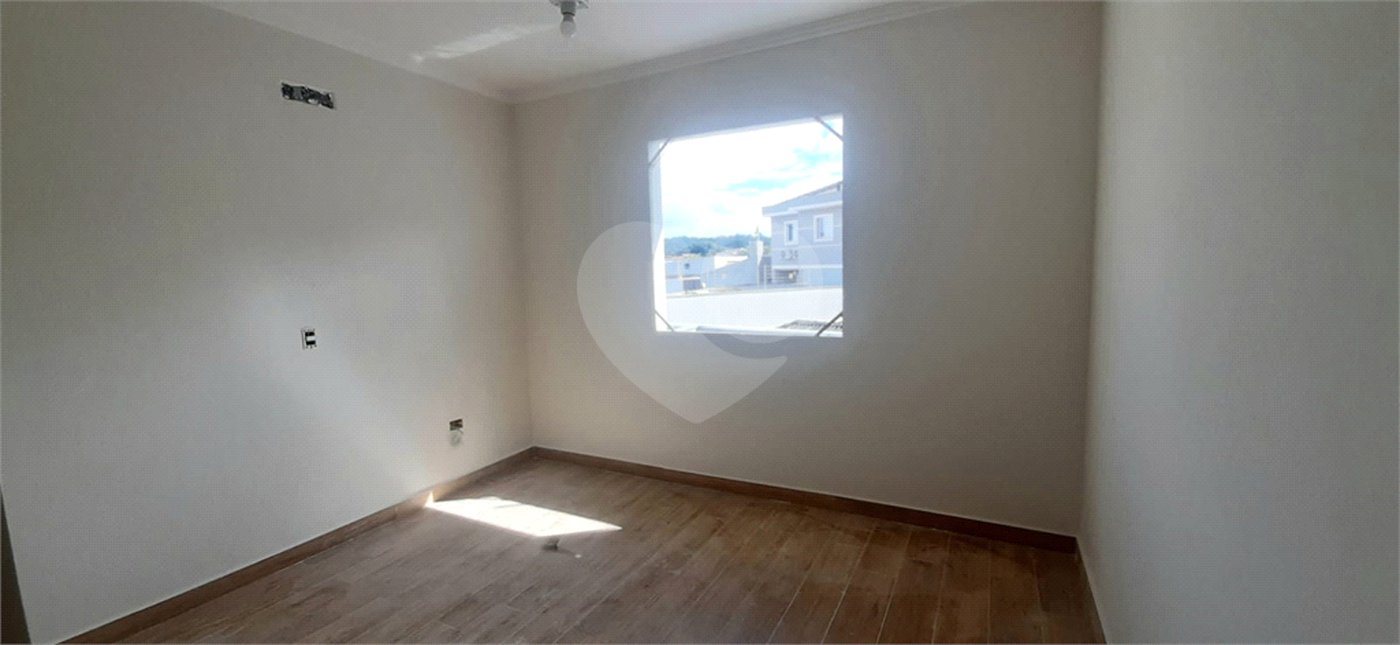 Sobrado à venda com 3 quartos, sendo 1 suíte, em Tremembé, São Paulo, SP