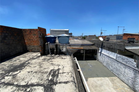 Sobrado à venda com 4 quartos em Jardim Cacique, Suzano, SP