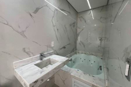 Sobrado com 4 dormitórios à venda, 234 m² por R$ 2.500.000,00 - Ponta da Praia - Santos/SP
