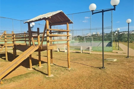 Casa à venda com 3 quartos, sendo 1 suíte, no condomínio Horto Florestal Villagio, Sorocaba - SP