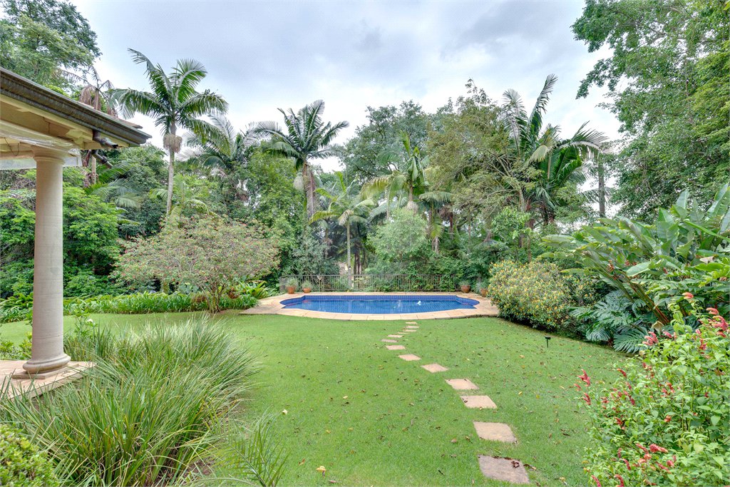 Casa à venda com 4 suítes no condomínio Chácara Flora, São Paulo - SP