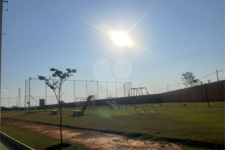 Casa à venda com 3 quartos, sendo 1 suíte,  no condomínio Residencial Villagio Wanel, Sorocaba - SP