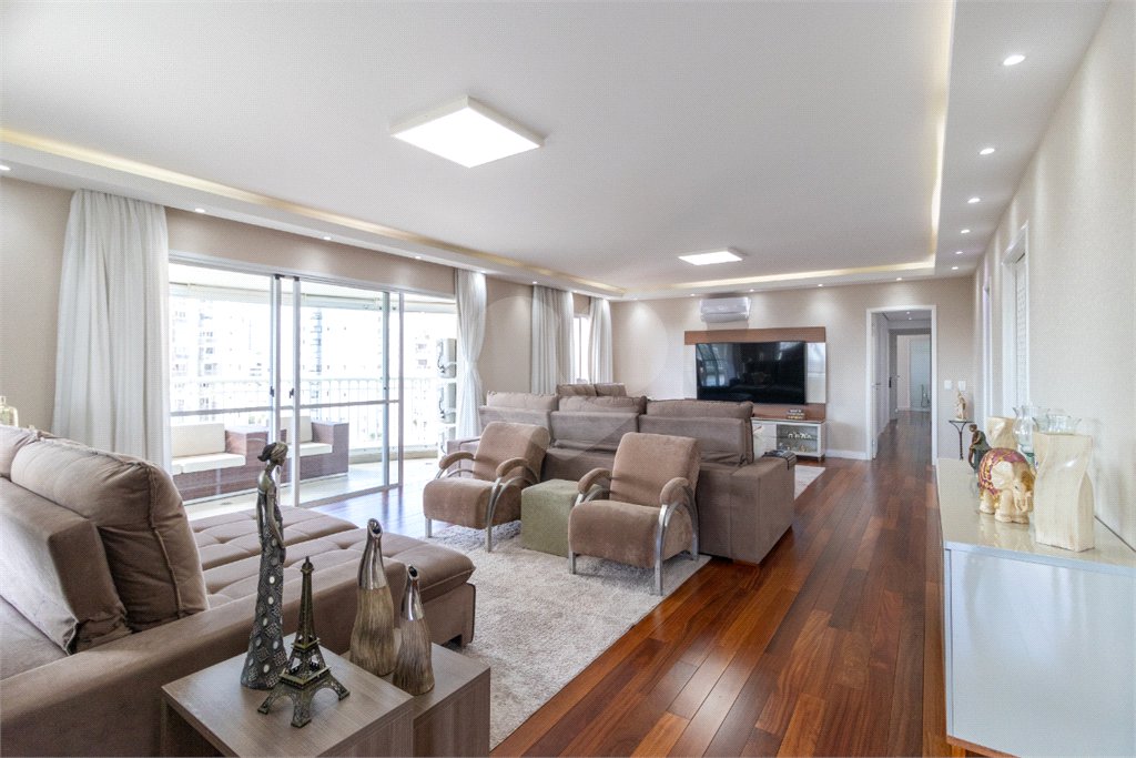 Apartamento à venda com 4 suítes em Vila Sofia, São Paulo, SP