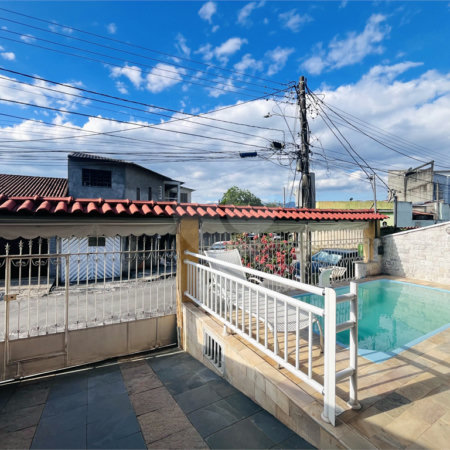 Casa à venda com 4 quartos, sendo 1 suíte, em Campo Grande, Rio de Janeiro, RJ