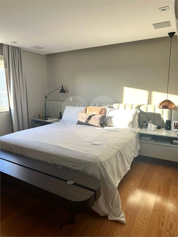 Apartamento à venda com 4 quartos, sendo 3 suítes, em Alto de Pinheiros, São Paulo, SP