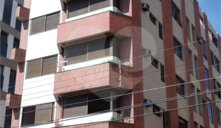 Apartamento à venda com 3 quartos, sendo 1 suíte,  em Parque Enseada, Guarujá, SP
