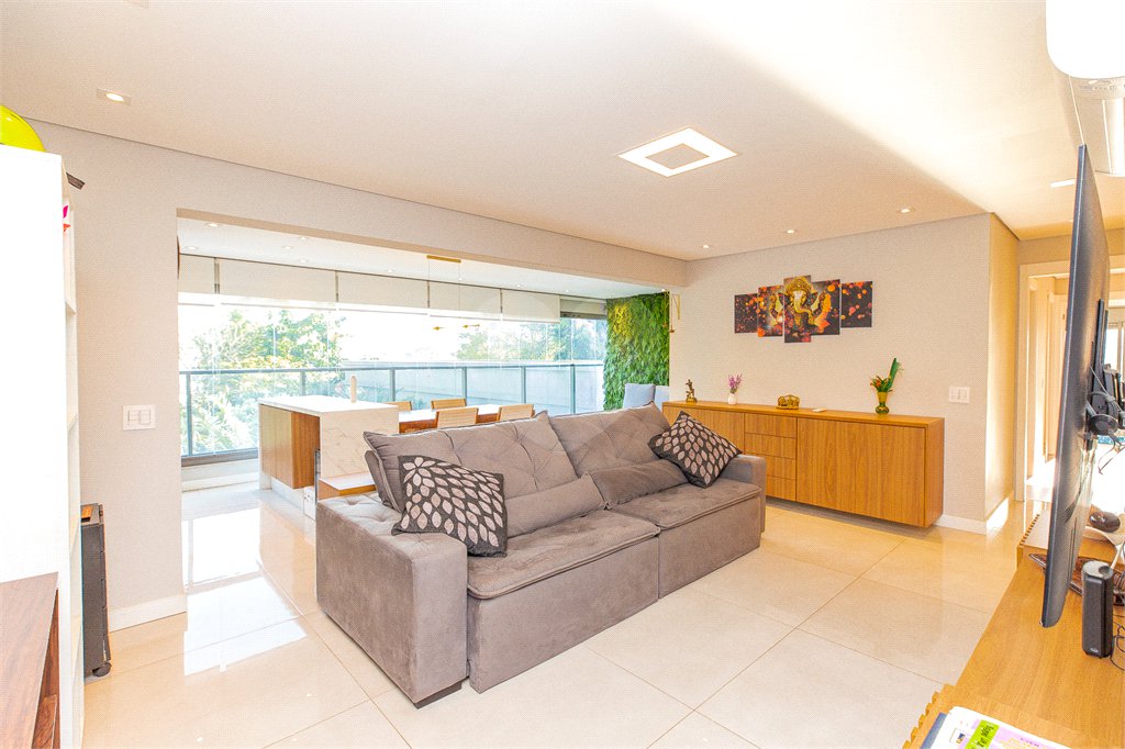Apartamento à venda com 3 quartos, sendo 1 suíte, em Chácara Santo Antônio (zona Sul), São Paulo, SP