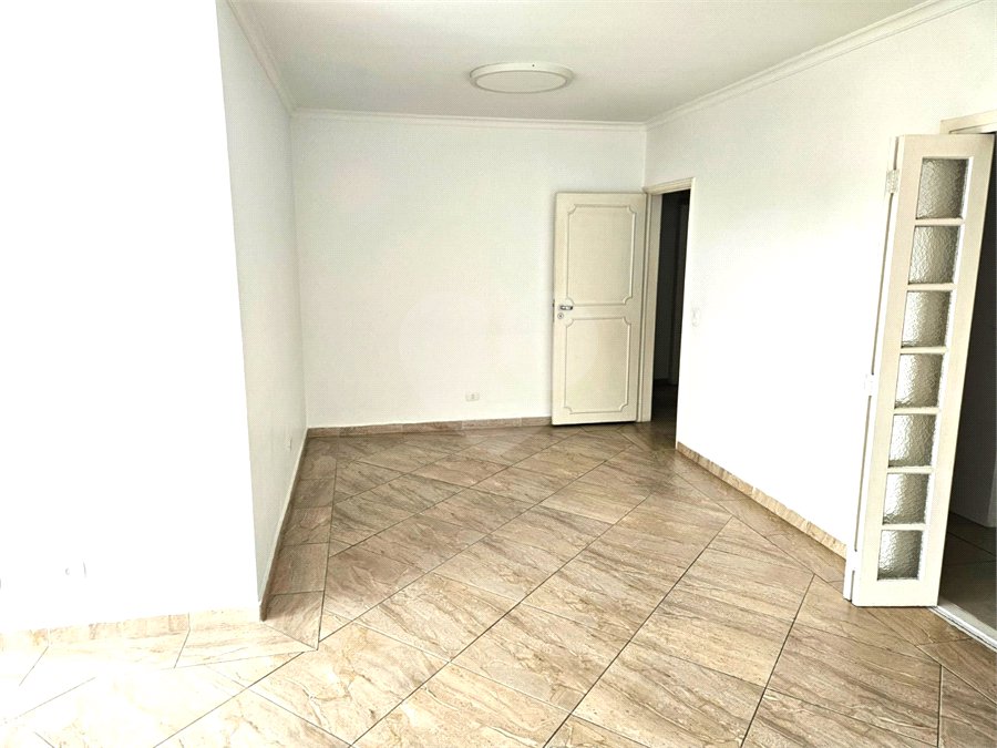 Apartamento para alugar com 3 quartos, sendo 1 suíte, em Alto da Boa Vista, São Paulo, SP
