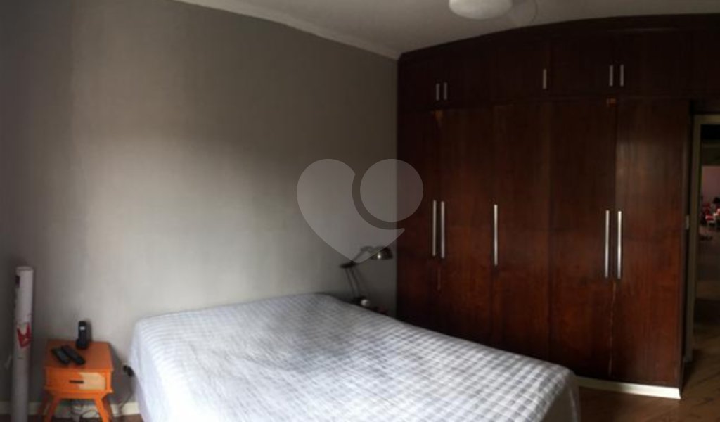 Sobrado à venda no Tremembé, 3 dormitorios com armários, sala ampla, cozinha com armários, 2 vagas , otima localização