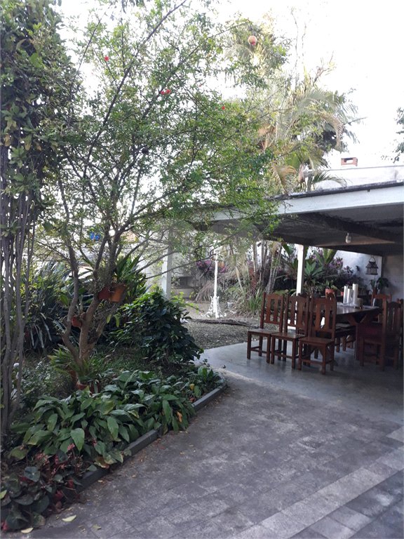 Casa à venda com 4 quartos, sendo 2 suítes, em Vila Paulicéia, São Paulo, SP