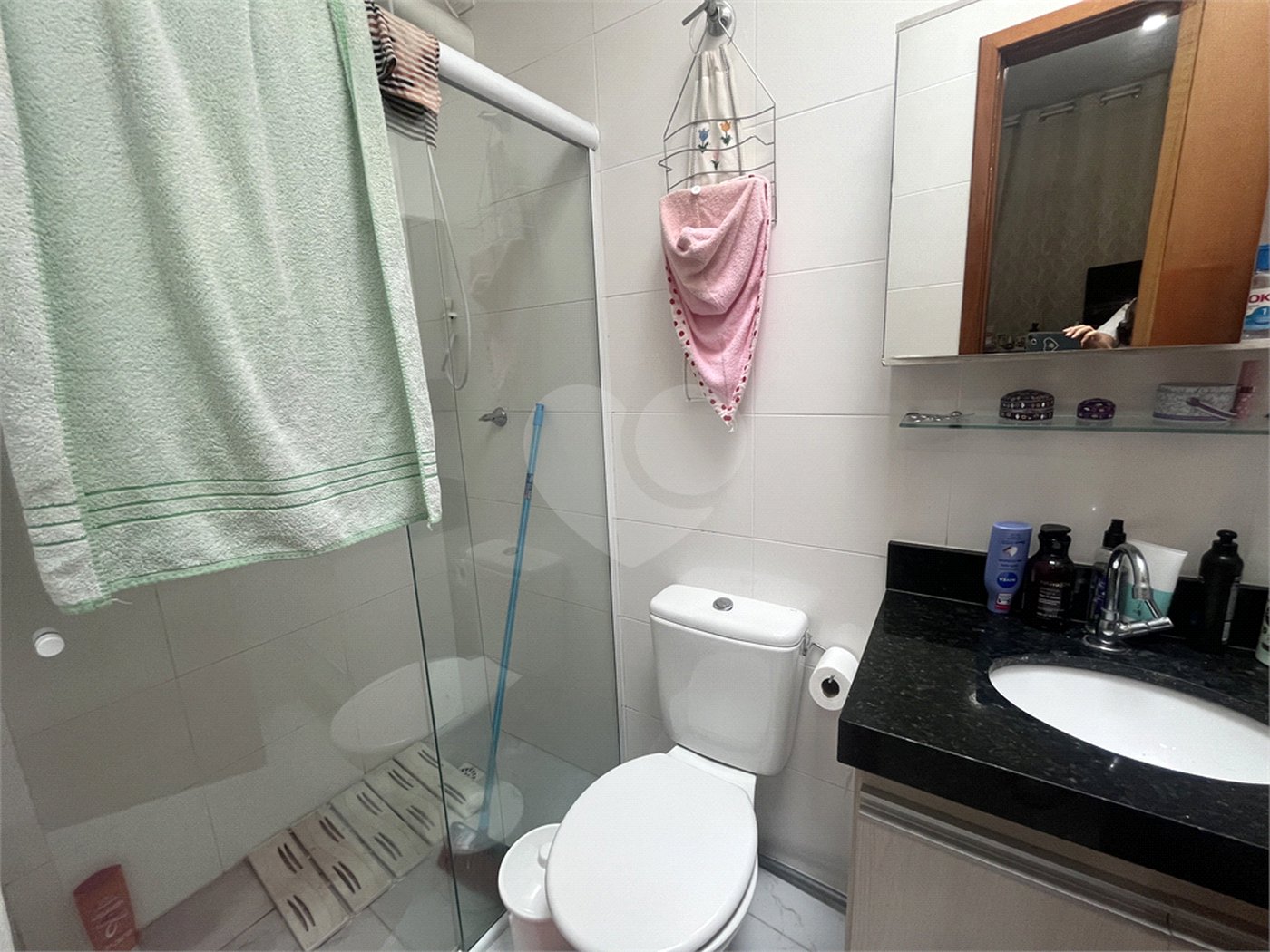 Casa à venda com 3 quartos, sendo 1 suíte,  no condomínio Capigaí, São Paulo - SP