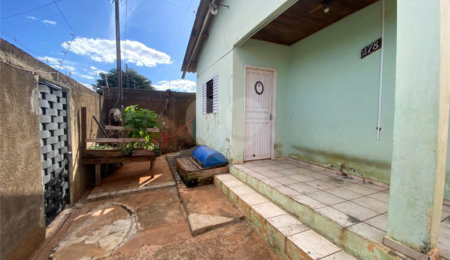 Casa à venda com 2 quartos em Residencial Ponta Porã I, Ponta Porã, MS