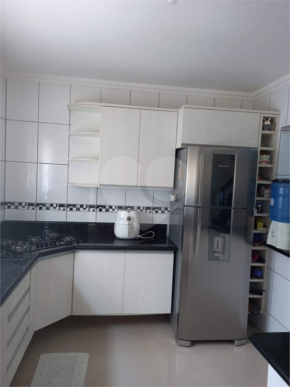 Sobrado à venda com 3 quartos, sendo 1 suíte,  em Vila Lavínia, Mogi das Cruzes, SP