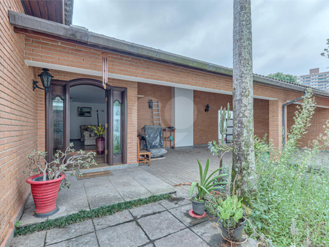 Casa Térrea à venda com 4 quartos, sendo 1 suíte,  em Jardim Prudência, São Paulo, SP