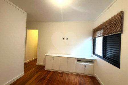 Apartamento à venda com 3 suítes em Vila Suzana, São Paulo, SP
