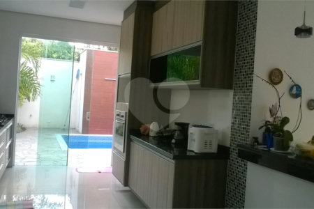 Casa à venda com 3 suítes,  no condomínio Aruã, Mogi das Cruzes - SP