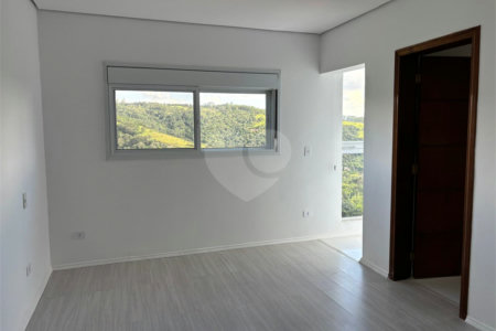 Casa à venda ou para alugar com 5 suítes no condomínio Quebec Villie, São Roque - SP