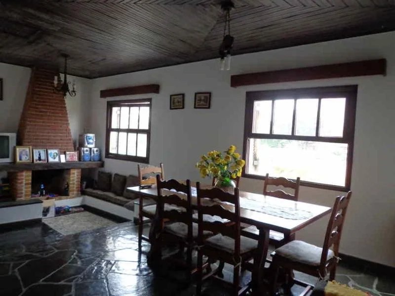 Casa à venda com 3 quartos, sendo 1 suíte, em Jardim Londrina, São Paulo, SP