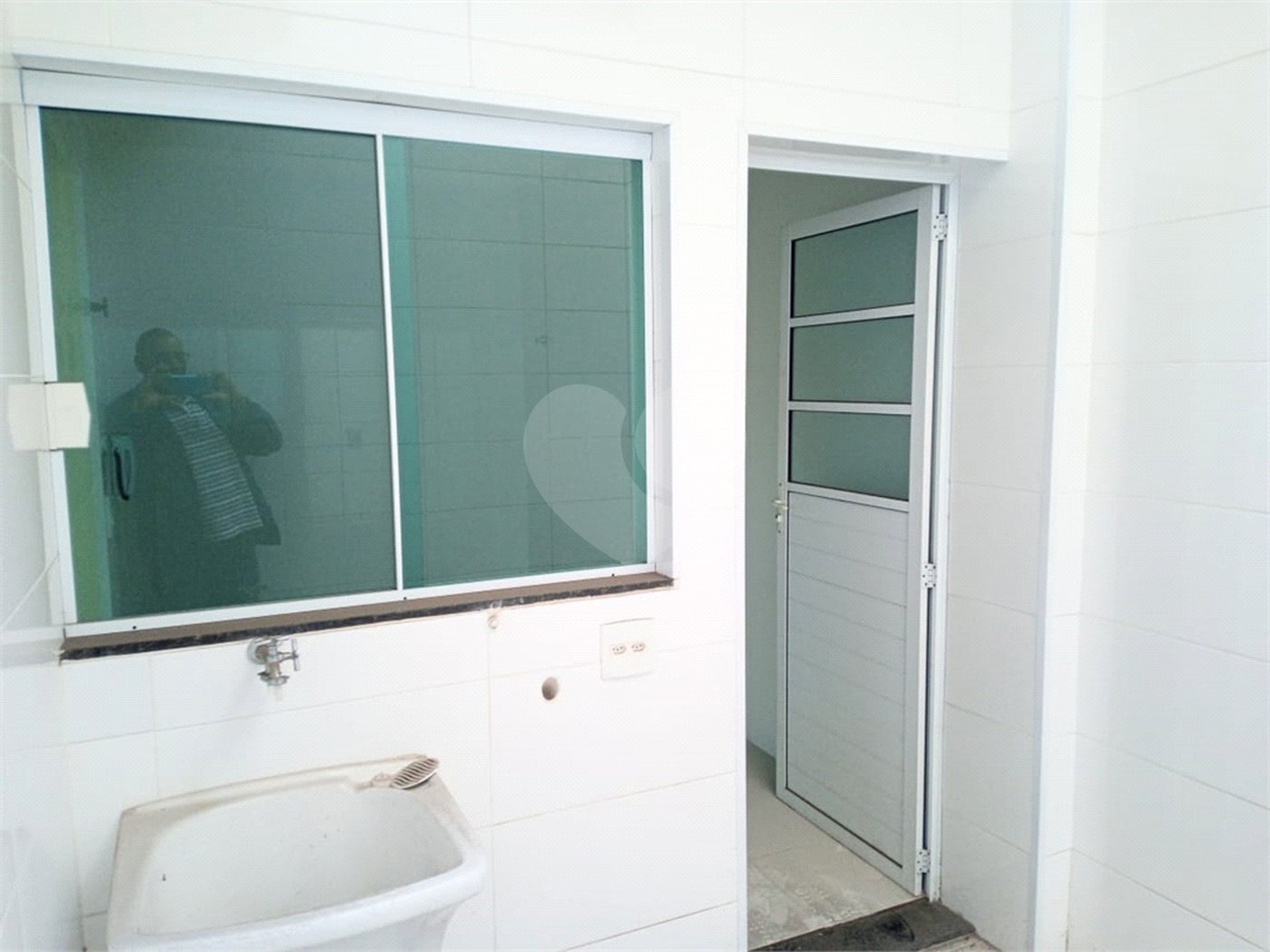 Casa à venda com 3 quartos, sendo 1 suíte,  no condomínio Residencial Vila Primavera (zona Norte), São Paulo - SP