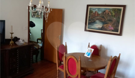 Casa à venda com 4 quartos, sendo 1 suíte,  em Jardim Avelino, São Paulo, SP